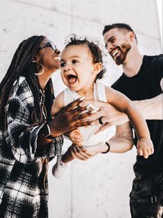 Mother Father And Son Photos, Mom Dad Baby Christmas Pictures, 3 Month Family Photos, Mom Dad Son Photoshoot, Couple Poses With Baby, Mom Dad And Toddler Photoshoot, Mom Dad And Son Photoshoot, Mom Dad And Son Pictures, Mom Dad Daughter Pictures