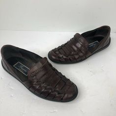 Bragano Men’s Woven brown leather Shoes Size 7 Crafted In Italy loafers. Condition is "Pre-owned". in very good condition. soft leather, light weight and comfortable. Shipped with USPS Priority Mail. Vintage Brown Loafers With Leather Sole, Vintage Brown Goodyear Welted Loafers, Brown Woven Leather Slip-on Loafers, Masculine Brown Slip-on Leather Shoes, Brown Leather T-strap Sandals With Woven Sole, Brown Leather Shoes, Priority Mail, Leather Shoes, Soft Leather