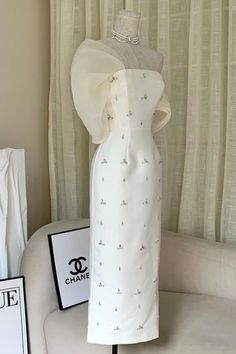 #fashion #ulzzang #kpop #douyin # #viviennewestwood #dior #chanel #korean #celine Wedding Korean Dress, Dior Dress Elegant, Party Outfits Classy, White Classy Dress, Christmas Party Outfits Classy, Dior Wedding Dresses, Chanel Dresses, Kpop Dress, Monday Christmas