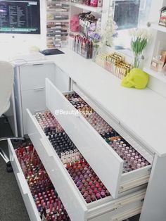 Follow me to beauty! | Ashley @ Kalon Found | kalonfound.com Eyeliner Collection, Diy Makeup Organizer, Koleksi Makeup, Make Up Diy, Makeup Collection Storage, Rangement Makeup, Makeup Beauty Room, Makeup Collection Goals