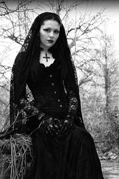 Gothic People, Gothic Fashion Women, Goth Subculture, Goth Scene, Gothic Models, Romantic Goth, Victorian Goth, Goth Women, Goth Beauty