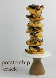 potato chip "crack" | Sheri Silver - living a well-tended life... at any age Party Snack Foods, Harvest Potatoes, Christmas Potatoes, Chocolate Potato Chips, Popcorn Chips, Potato Chip Recipes, Baking Bucket List, Ruffles Potato Chips, Potato Chip Cookies