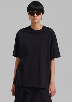 Faro Boxy Tee - Black Black Boxy Cropped T-shirt With Crew Neck, Black Loose Fit Cropped Cotton T-shirt, Black Boxy Cropped Cotton T-shirt, Black Cropped T-shirt With Crew Neck, Black Crew Neck Cropped T-shirt, Boxy Black Cotton Top, Black Boxy Cotton Top, Casual Boxy Black Top, Black Boxy Fit Top For Summer