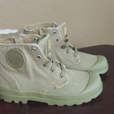 Brand New In Box. Children's Pampa Hi Zipper W/ Reinforced Rubber Toes. I Have Many Similar & Different Styles & Colors Also Adults Sizes. Palladium Shoes, Palladium Boots, Black Moto Boots, Lace Up Combat Boots, Canvas Boots, Boots Uk, Zipper Boots, Boys Boots, Leather Zipper