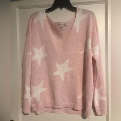 Star Sweater. Excellent Condition. Never Worn. Nonsmoking Home. Star Sweater, Classy Fashion, Altard State, Altar'd State, Fashion Classy, Pink White, Sweaters For Women, V Neck, Stars