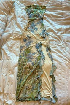 Shirt Dress Boots, Prom Dress Floral, Prom Dress Inspo, Rich Aesthetic, Girl Y2k, Y2k Girl, Bandeau Maxi Dress, Classy Girl, Shein Pants