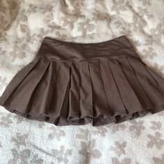 Pacsun Active Brown Skort Brand New With Tags Size Medium Super Soft And Comfy Sold Out On Website Pacsun Clothes, Bottoms Aesthetic, Brown Ruffle Skirt, Brown Pleated Mini Skirt, Pacsun Outfits, Cosplay Items, Dream Pants, Brown Pleated Skirt, Fashion Design Classes