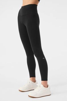 7/8 High-Waist Airbrush Legging - Black | Alo Yoga Alo Yoga Outfit, Pay Check, Alo Leggings, Black Pants Outfit, Aerie Leggings, Xmas List, Workout Outfits, Pink Summer, Alo Yoga