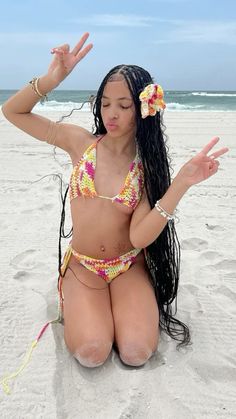 @itssaintlaurennn Crochet Beach Outfits Women, Baddie Beach Poses, Pics To Take At The Beach, Baddie At The Beach, Bathing Suit Picture Ideas Black Women Pool, Cute Swimming Suits, Bahamas Baddie, Beach Pic Black Women, Beachy Outfit