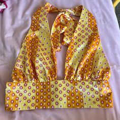 Never Worn!! Yellow V-neck Top For Beach Season, Chic Printed Yellow Tops, Chic Yellow Printed Top, Fitted Gold Floral Print Tops, Gold Halter Neck Top For Summer, Mustard Floral Print Summer Top, Spring Yellow Floral Print Top, Yellow Floral Print Top For Spring, Yellow Tops For Beach Season Parties