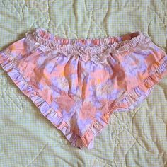 Adorable New With Tags Free People Golden Slumber Shorts In Size Small Cute Summer Lounge Bottoms, Purple Summer Sleepwear For Sleepover, Purple Summer Sleepwear For Lounging, Purple Cotton Bottoms For Pajama Party, Purple Sleepwear For Pajama Party In Spring, Purple Sleepwear For Spring Pajama Party, Lavender Cotton Sleepwear For Summer, Purple Cotton Pajama Shorts For Pajama Party, Cotton Purple Pajama Shorts For Pajama Party