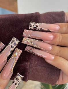 Cheetah Nails, Girly Acrylic Nails, Gold Nail, Short Square Acrylic Nails, Long Acrylic Nails Coffin, Unique Acrylic Nails, Bling Acrylic Nails, Pink Acrylic Nails, Square Acrylic Nails