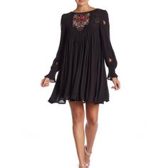 Free People Mohave Embroidered Black Mini Dress Small New With Tags Features: Long Sleeve Mini Dress With Open Back, Embroidery On Chest, Boatneck, Lined, And Slip On Design Measurements Are Approximately As Follows: Armpit To Armpit: 18 Inches Shoulder To Hem: 34 Inches Sleeve Length Collar To Cuff: 28 Inches Embroidered Boho Dress, Open Back Mini Dress, Embroidered Dress Boho, Floral Cotton Dress, Boho Mini Dress, Boho Style Dresses, Black Mini Dress, Mini Slip Dress, Black Sleeveless Dress