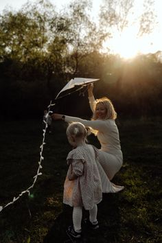 Greenhouse Family Photoshoot, Mom And Kids, Lifestyle Photoshoot, Kid Lifestyle, Mom Kid, Baby Photoshoot, Family Photoshoot, Photoshoot Ideas, Photo Shoot