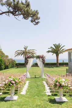 Wedding Ceremony Ideas Outdoor, Outdoor Wedding Backdrops, Small Garden Wedding, Wedding Fail, Palm Wedding, Dream Beach Wedding, Church Wedding Decorations