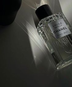 Perfume Aesthetic, Chanel Aesthetic, Black Perfume, Perfume Photography, Chanel Perfume, Dark Feminine Aesthetic, Classy Aesthetic, Black And White Aesthetic, Black Aesthetic Wallpaper