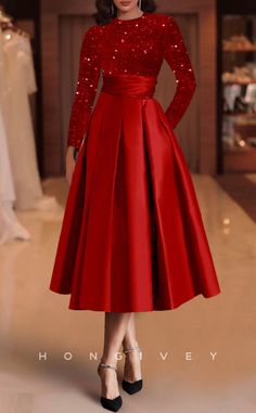 Gowns For Ladies, Short Dress Styles, African Print Dress Designs, Stylish Short Dresses, Fancy Dresses Long, Womens Wedding Dresses, Mob Dresses, Iconic Dresses, Ladies Gown