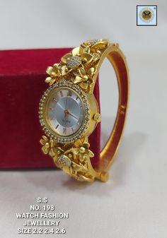 Unique Gold Jewelry Designs, Gold Bracelet Simple, Gold Jewellry, Gold Watches, Bracelets Gold, Bracelets Gold Diamond, Bridal Gold Jewellery, Gold Jewellery Design, Gold Jewelry Fashion