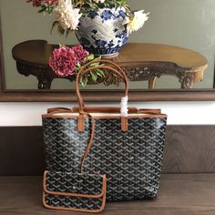 Size: Standard Size It comes with Dust box, Care manual, Tag, and Paper bag. Goyard Bag, Rose Gold Hardware, Evening Clutch Bag, Bags Designer Fashion, Exclusive Bag, Beautiful Packaging, Tote Backpack, Bags Shoes, Bago