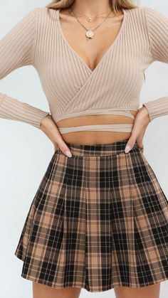 Cute Skirt Outfits, Pastel Outfit, Cute Dress Outfits, Elegante Casual, Trendy Summer Outfits, Crop Top Outfits, Plaid Skirt, Edgy Outfits