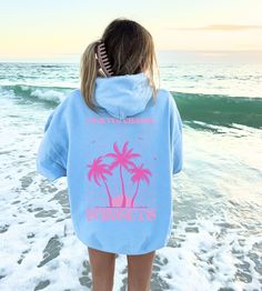 Subscribe and save! Grab your exclusive discount when you join our mailing list! Copy and paste this link into your browser: https://bit.ly/chaseandsunsetsco Embrace the endless pursuit of beauty and tranquility with our 'Forever Chasing Sunsets' Monochromatic Hoodie. This cozy summer sweatshirt features a serene back print of palm trees silhouetted against a setting sun, capturing the timeless allure of sunsets and tropical vibes. PRODUCT INFORMATION: - 50/50 cotton/polyester blend - Medium wei Forever Chasing Sunsets, Sunset Hoodie, Summer Hoodies, Beach Hoodie, Chasing Sunsets, Summer Sweatshirt, Cute Preppy Outfits, Coconut Girl