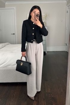 How to tuck a chunky knit sweater Comfortable Business Professional Outfits, Style For Office Women, Jeans And Blazer Outfit Work, Dress Blazer Outfit Work, Tweed And Jeans, Formal Tweed Outfit, Abercrombie Office Outfit, Tweed Jacket Outfit Formal, Female Professional Outfits