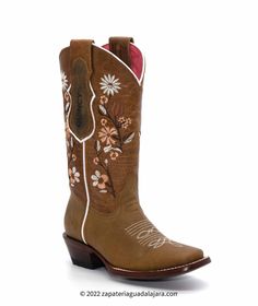 Vaquera Boots Square Toe, Leather Boots With Square Toe For Western-themed Events, Brown Luxury Square Toe Cowboy Boots, Vaquera Boots, Cowgirl Boots Square Toe, Cowgirl Boots Square Toed, Boots Square Toe, Dance With You, Leather Cowboy Boots