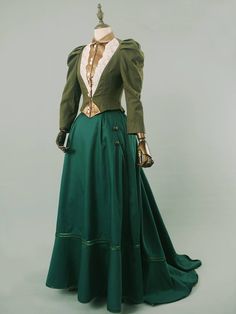 19th Century Late 19th Century Dress, 1800s Irish Clothing, Victorian Fashion Photography, Edwardian Walking Suit, 1900s Suit, 1900s Fashion Woman, Victorian Outfits Women, Edwardian Walking Dress, Victorian Women Fashion