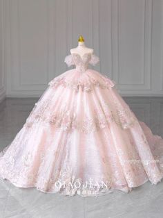 Extravagant Princess Dress, Gorgeous Ball Gowns, Royal Ball Gowns Queens, Vintage Pink Wedding Dress, Light Quinceanera Dresses, Princess Ball Gowns Pink, Pink Wedding Dress Aesthetic, Pink Gown Princesses, Pink Debut Gown