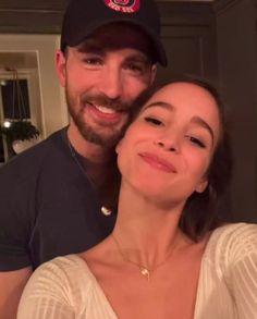 Chris Evans Captain America Star, Instagram Couples, Elsa Pataky, Massachusetts Wedding