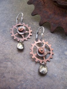 Steampunk+Earrings+with+Copper+and+Pyrite+by+dnajewelrydesigns Complex Jewelry, Rivet Jewelry, Gear Earrings, Industrial Earrings, Kinetic Jewelry, Pyrite Earrings, Mode Steampunk, Hardware Jewelry, Steampunk Earrings