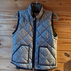 J.Crew Puffy Vest. Nwot. Houndstooth Print. Front Pockets Button Close. Gold Zipper Detail. Never Worn! Navy Blue Quilt, Jcrew Vest, Herringbone Quilt, Camo Vest, Herringbone Vest, Quilted Puffer Vest, Grey Herringbone, Puffy Vest, Pretty Necklaces