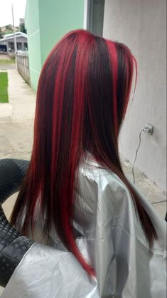 Pink And Red Skunk Stripe, Red Draculaura Hair, Chunk Red Highlights, Dracula Hair Dye, Scarlet Hair Color, Skunk Stripe Hair Red, Red And Black Skunk Hair, 2000 Hair Color, Chunky Red Highlights On Dark Hair