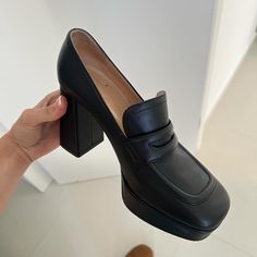 Leather Rossi Shoes, Gianvito Rossi, Platform Heels, Shoes Women Heels, Shoes Heels, Size 7, Women Shoes, Heels, Leather