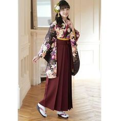 Hakama Skirt, Kimono Skirt, Japanese Kimono Fashion, Japanese Kimono Dress, Kimono Hakama, Kimono Traditional, Japanese Traditional Clothes, Japanese Traditional Clothing, Traditional Japanese Kimono