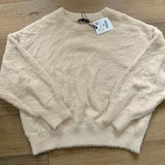 Nwt Zara Teddy Bear Sweater Perfect Fuzz Cozy Soft Fuzzy Sweater Cream /Tan Crew Neck Sweater Size Large Fits Really Cute Especially If You Wear A Bit Oversized #Teddy Bear Sweater #Fuzzy Sweater #Zara #Cozy Zara Beige Soft Knit Sweater, Trendy Cream Zara Sweater, Trendy Zara Cream Sweater, Zara Trendy Cream Sweater, Zara Crew Neck Soft Knit Top, Trendy Beige Sweater With Soft Texture, Zara Casual Beige Sweater, Casual Beige Zara Sweater, Trendy Soft Textured Beige Sweater