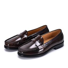 Olivia Mark - Classic Slip-On Loafers: Comfortable and Breathable Genuine Leather Casual Shoes Chilanga Mulilo, Rough Heels, Comfortable Loafers, Leather Loafer Shoes, Brown Loafers, Square Head, Olivia Mark, Leather Loafers, Smart Casual