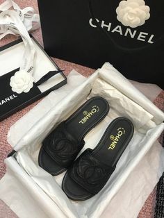 Size: 40-EU-9-US-25-5-CM-10-IN Chanel Cap Toe, Chanel Cap, Chanel Mules, Shoe Wishlist, Shoe Tags, Balenciaga Bag, Luxury Products, Dior Wallet, Chanel Wallet