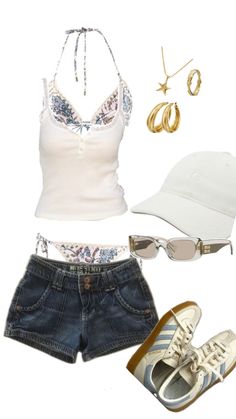 Outerbanks Aesthetic Outfits, Outfits For Hawaii Vacation, Outfits For Hawaii, Beach Fit, Hawaii Vacation, Outer Banks, Aesthetic Outfits, Banks, What To Wear