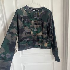 Nwt Nike Dri Fit Camo Sweatshirt Size Xs Loose Fit Camouflage Crew Neck Top For Fall, Fall Camouflage Crew Neck Top, Nike Sporty Long Sleeve Top, Nike Sporty Tops For Fall, Camouflage Tops For Fall Streetwear, Camouflage Long Sleeve Tops For Fall, Nike Workout Tops For Fall, Sporty Camouflage Top With Crew Neck, Casual Camouflage Crew Neck Sweatshirt