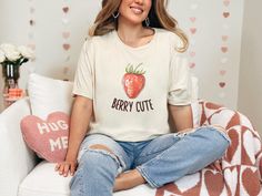 Spread good vibes and vintage charm in this punny retro collage strawberry t-shirt. Featuring a fun strawberry design, this super soft and comfy tee adds a pop of personality to any outfit, perfect for music festivals, parties, or casual hangouts. It makes a perfect party gift shirt for your bestie (or yourself!). This unique vintage strawberry design shirt is guaranteed to make you smile and stand out from the crowd. Get yours today! 😍 Your New Favorite Tee! ☁️ Ultra-soft cotton feels like a d Cute Relaxed Fit T-shirt As Gift, Trendy Short Sleeve T-shirt For Gift, Cute Relaxed Fit T-shirt For Gift, Trendy Screen Print T-shirt For Gifts, Trendy Summer T-shirt As Gift, Trendy Summer T-shirt For Gifting, Sweet T-shirt For Summer Gift, Sweet Summer T-shirt As Gift, Spring Fun T-shirt