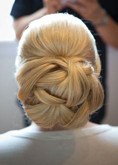 Wedding hair Woman Haircut, Wedding Hairstyles Videos, Winter Wedding Hair, Fancy Hair, Peinados Recogidos, Beauty Samples, Homecoming Hair, Wedding Hair Inspiration, Scottish Wedding