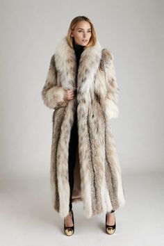 Lynx Fur Coat, Furcoats Outfits, Womens Fur Coat, Russian Clothes, Vintage Fur Coat, Mode Mantel