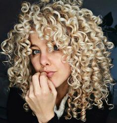 Perm Inspiration, Spiral Perms, Hombre Hair, Curl Cut, Curly Hair Color Ideas, Curly Hair Color, Long Hair Perm