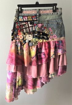 Upcycle Skirt, Deconstructed Fashion, Abstract Clothing, Repurposed Fashion, Cloth Patterns, Pattern Outfits, Funky Outfits, Upcycle Jeans, Upcycled Fashion