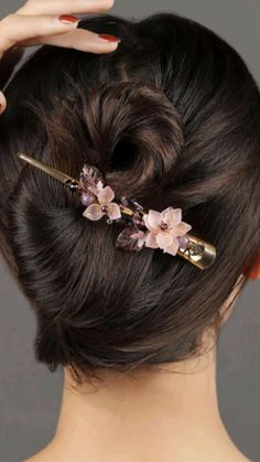 Japanese Hair Pins, Special Gift For Girlfriend, Pink Flower Hair, Fashion Chinese, Hairstyle Tutorial, Chinese Hairstyle, Flower Hair Pin, Vintage Hair