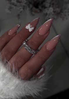 Alm9nd Nails, Nail With White Designs, Birthday Nail Inspo 2024 Almond, Sweet 16 Nail Ideas Art Designs, Nails Inspo 2024 Almond, Boyfriend Inspired Nails, Almond Nails For Work, Almond Nails 2024 Trends, Almond Nails Easy Designs