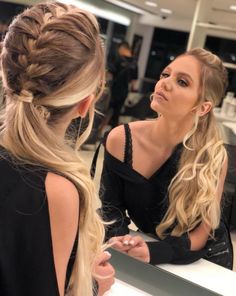 Classy Updo Hairstyles, Futuristic Hair, Bride Hairstyles For Long Hair, Braided Ponytail Hairstyles, Top Hairstyles, Hair Stylies, Spring Hairstyles, Party Hairstyles