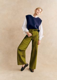 Ready-to-dye cargo trousers;Wide, straight legs;Mid-rise waist;Belt in same material;Rear patch pockets;Raglan front pockets;Invisible zip, hook and button fastening;Inside leg length: 82.5 cm / 32.3 in (on all sizes) Olive Green Trousers Outfit, Trousers With Sneakers, Green Trousers Outfit, Olive Pants Outfit, Olive Green Pants Outfit, Trousers Women Outfit, Wide Leg Trousers Outfit, Green Pants Outfit, Olive Clothing