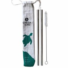 two stainless steel straws in a pouch with the words green kind printed on it